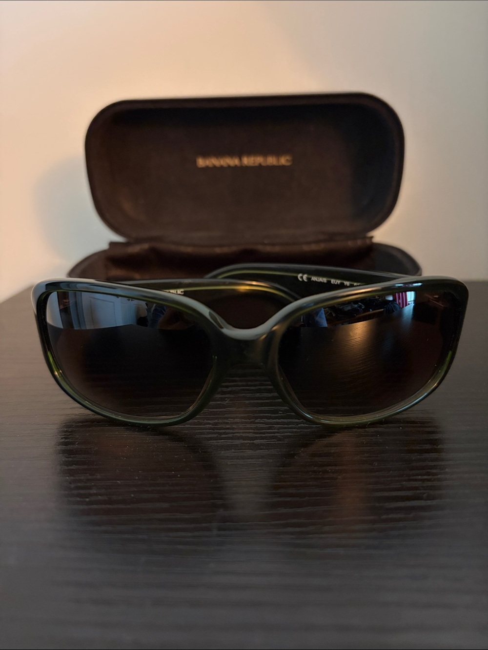 Banana Republic Women's Green Frame Sunglasses with Gradient Lenses